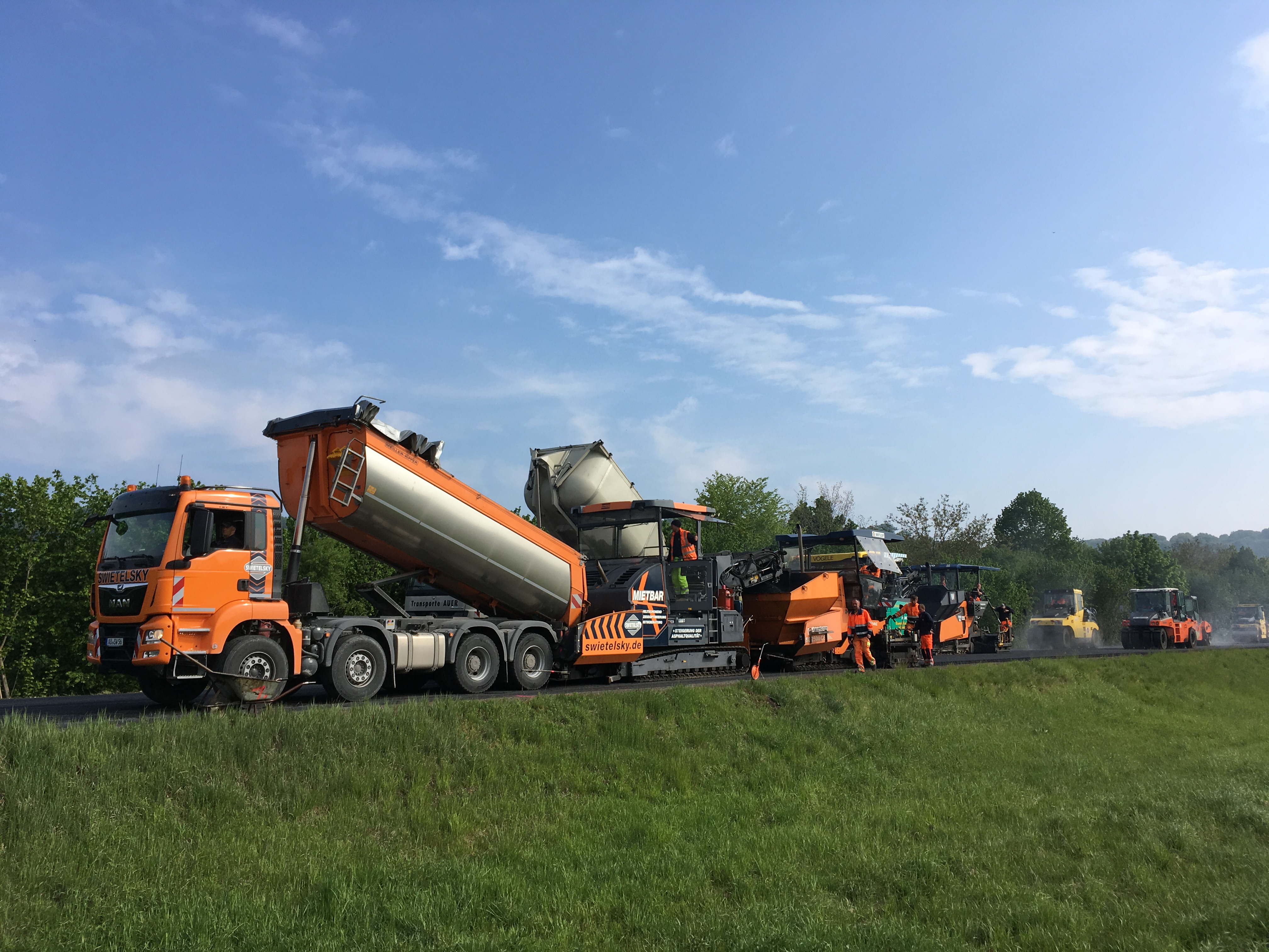 Inst. B588 zw. Neuötting u. Brandmühle - St. Bauamt Traunstein - Izgradnja cesta i mostova