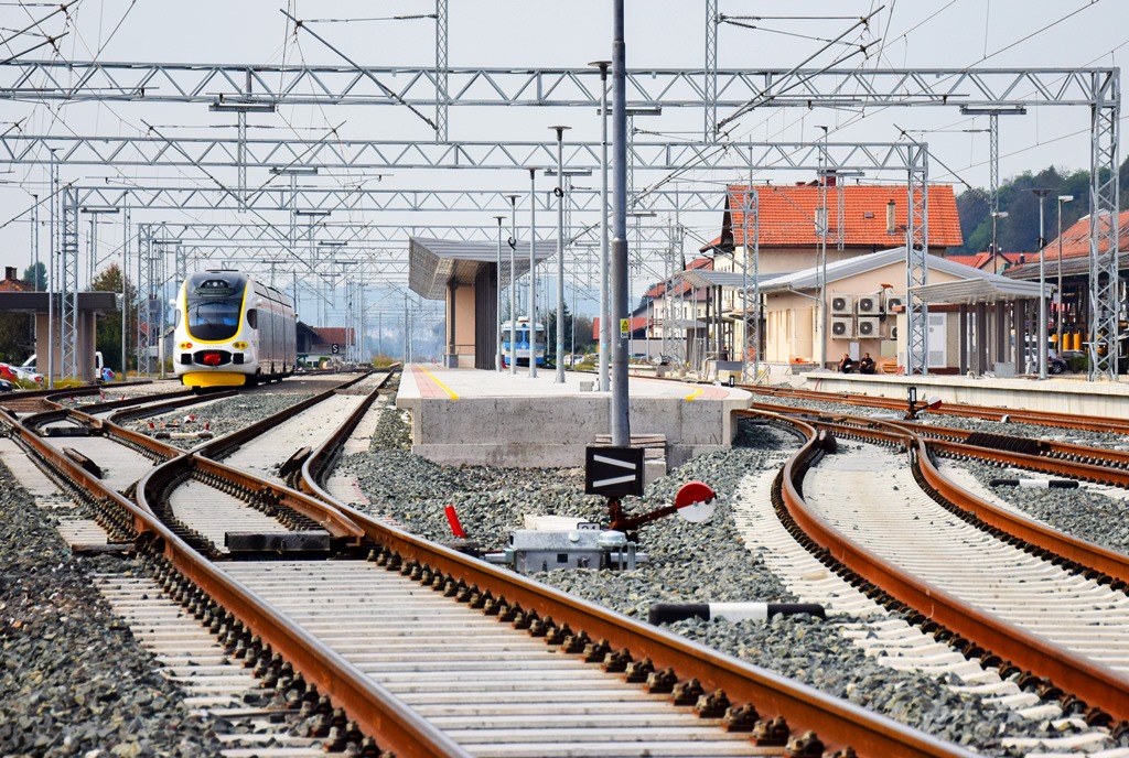 Modernizacija i elektrifikacija željezničke pruge na dionici Zaprešić - Zabok (željeznička pruga R201 Zaprešić-Čakovec) - Izgradnja željezničke infrastrukture
