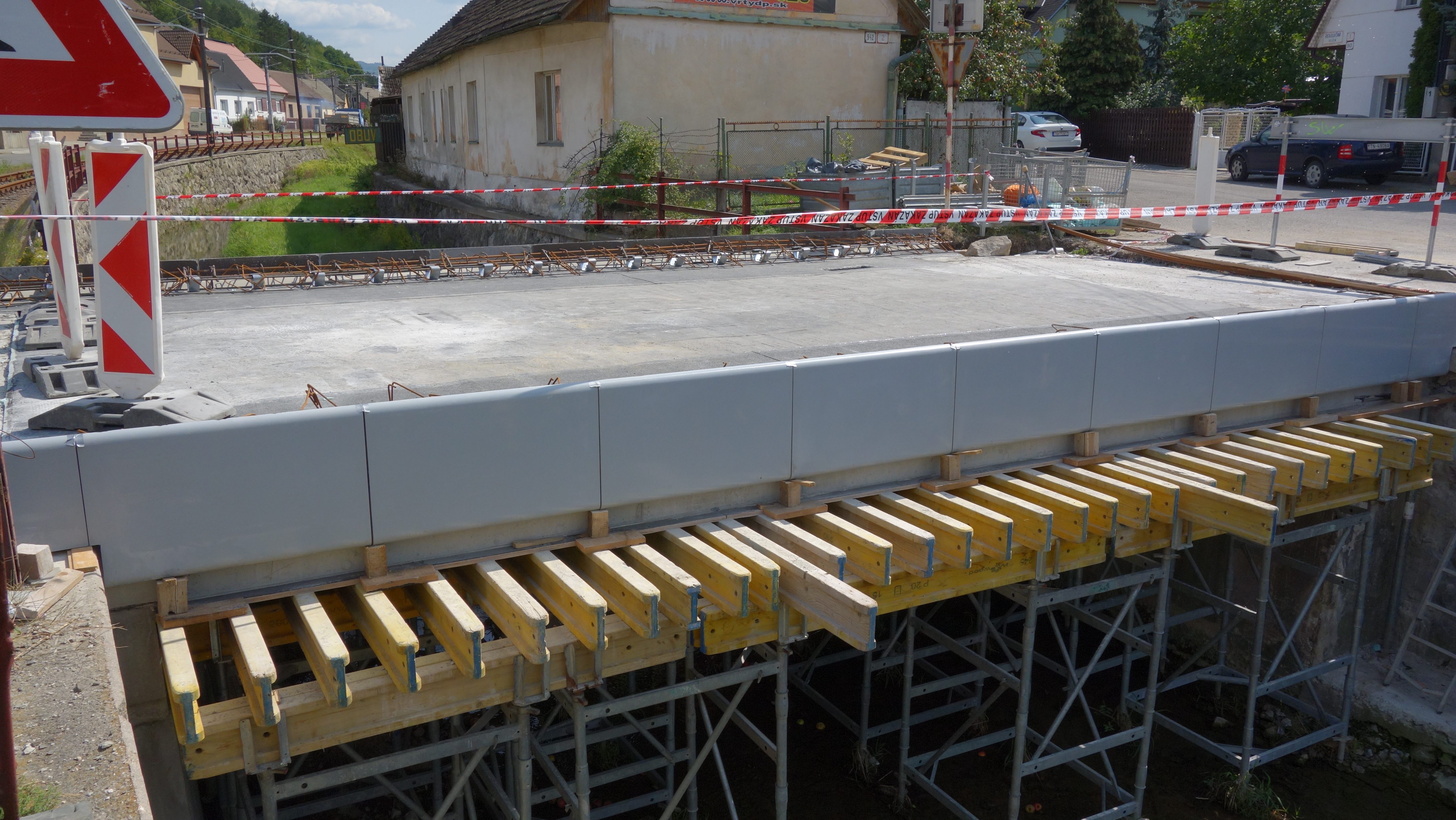 Prestavba mosta cez Tepličku v Trenčianskej Teplej - Izgradnja cesta i mostova