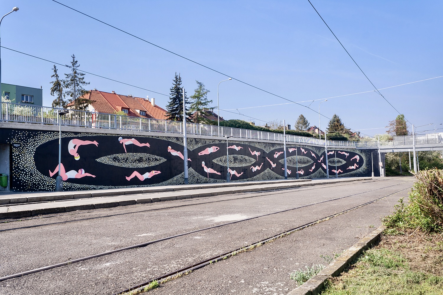 Praha 15, ul. Průmyslová – rekonstrukce opěrné zdi - Izgradnja cesta i mostova