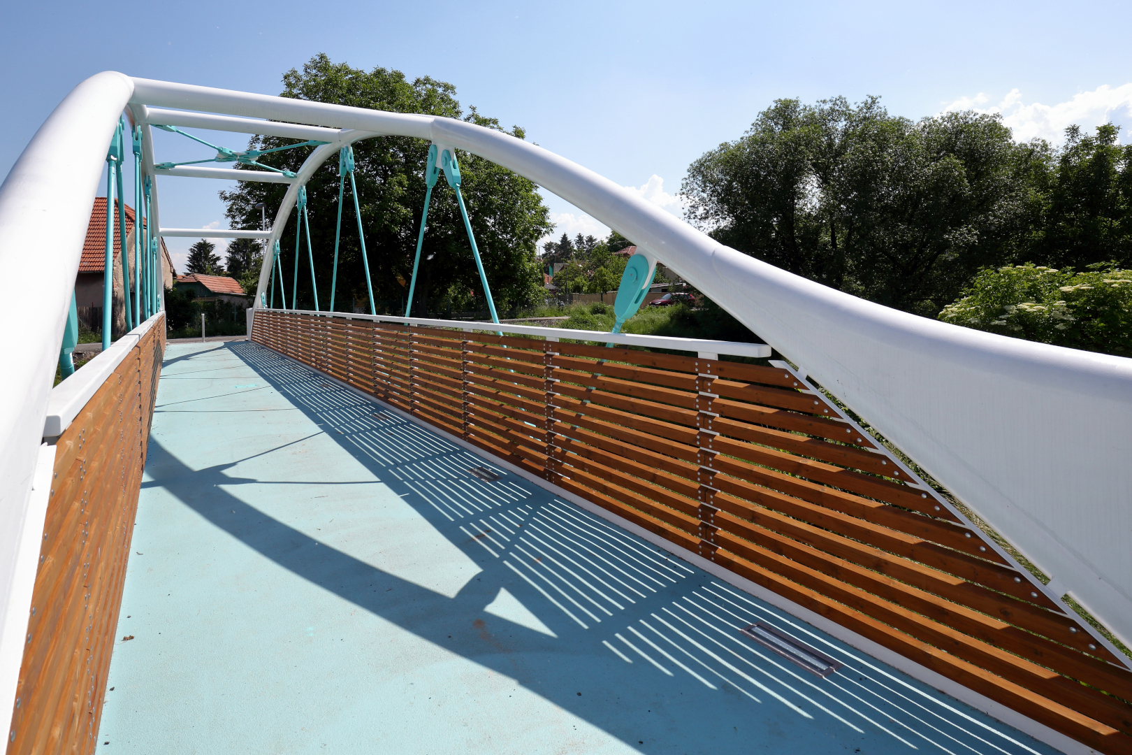 Radim – stavba lávky pro pěší a cyklisty přes řeku Výrovku - Izgradnja cesta i mostova