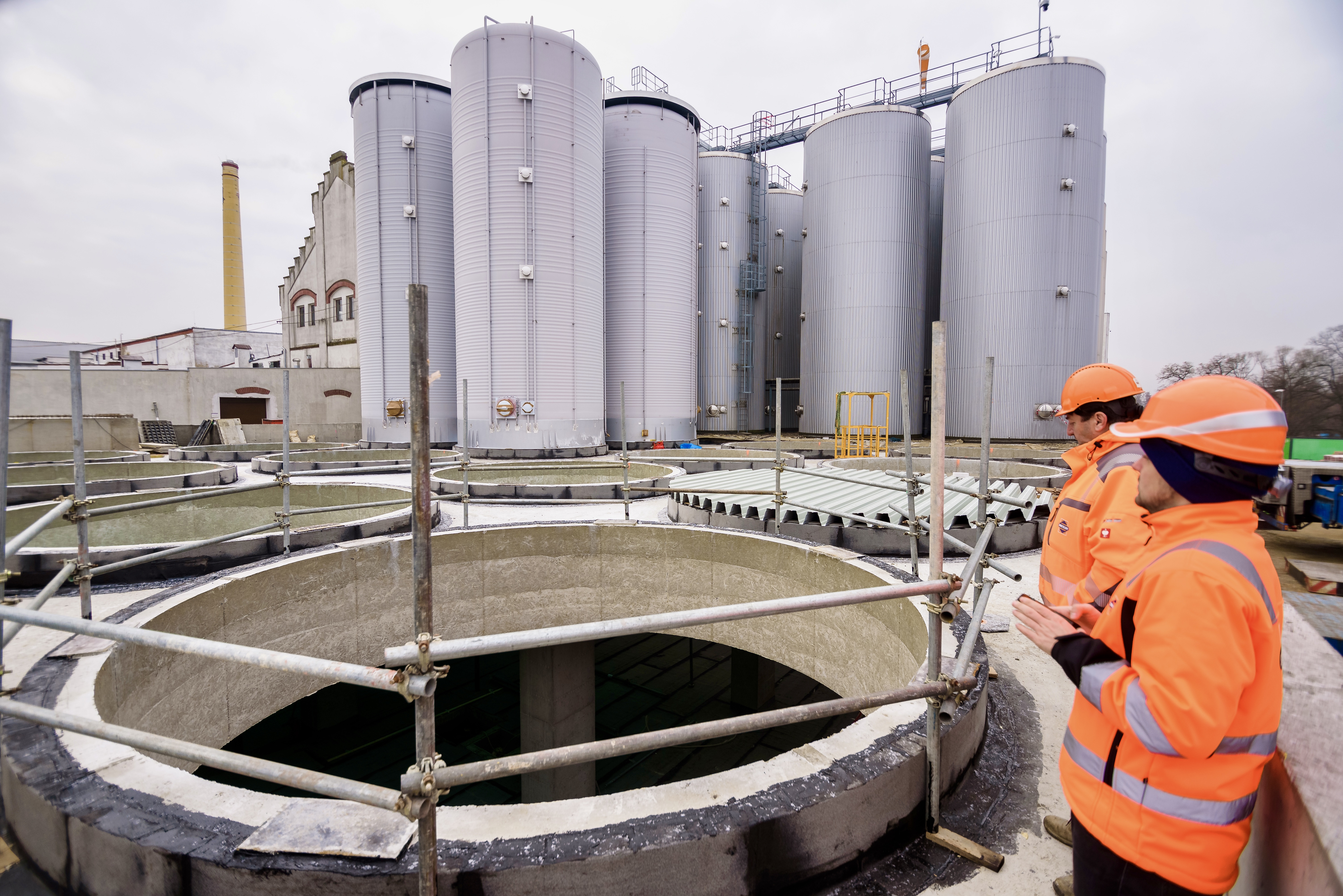 Pivovar Velké Popovice – budova CKT tanků - Visokogradnja