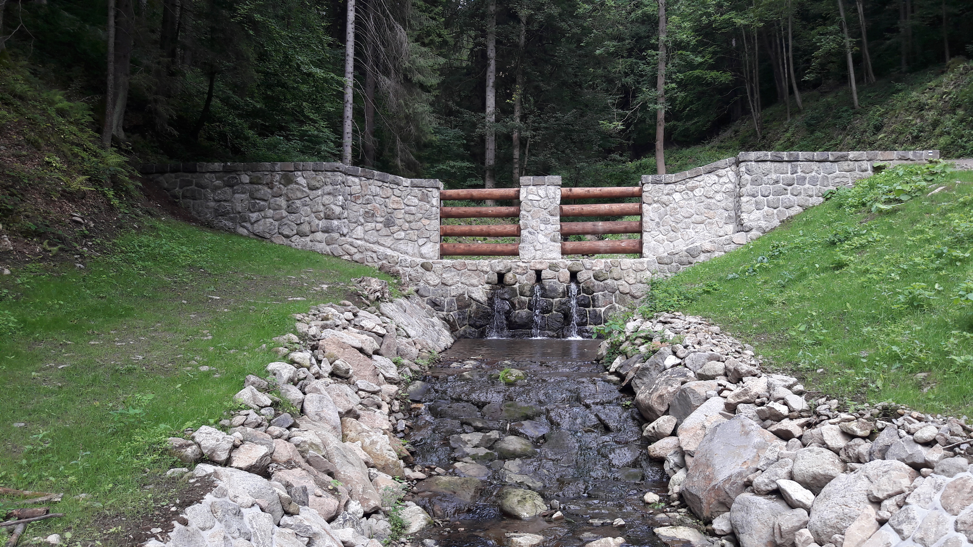 Protipovodňové opatrenia - rekonštrukcia prehrádzok v Krahuľskej doline - Niskogradnja