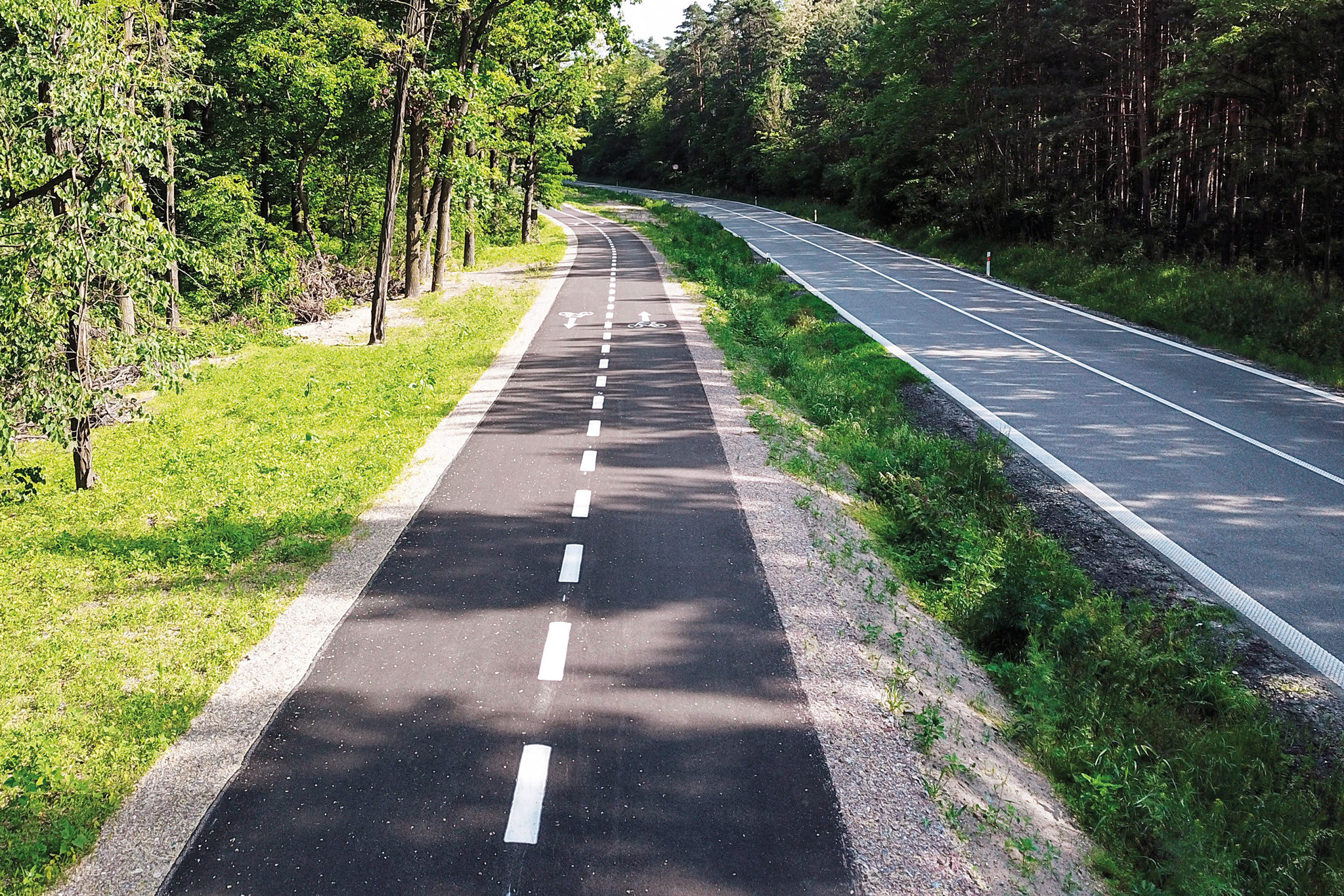 Cyklostezka, Hodonín – Ratíškovice - Izgradnja cesta i mostova