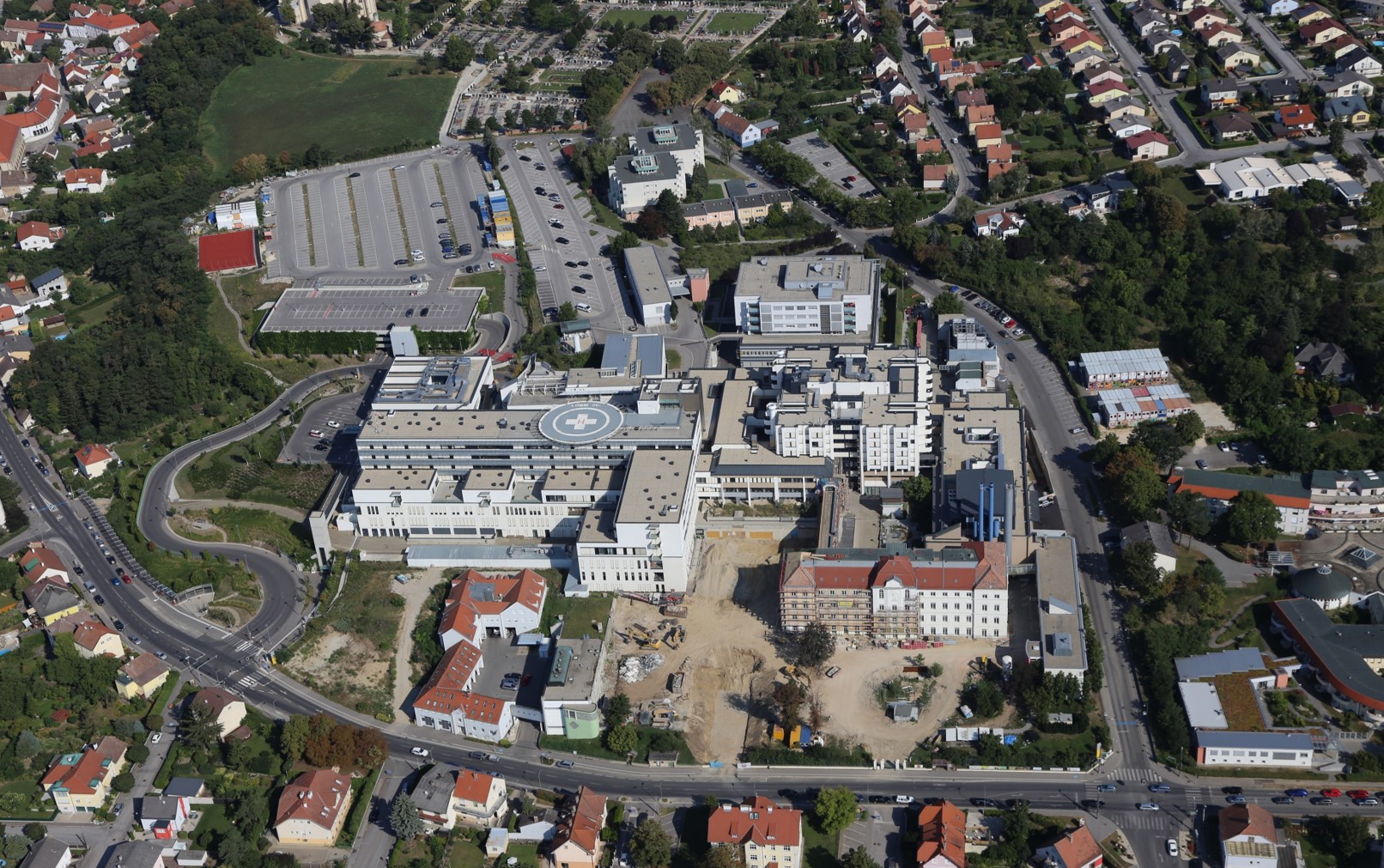 Klinikgebäude, Mistelbach - Visokogradnja