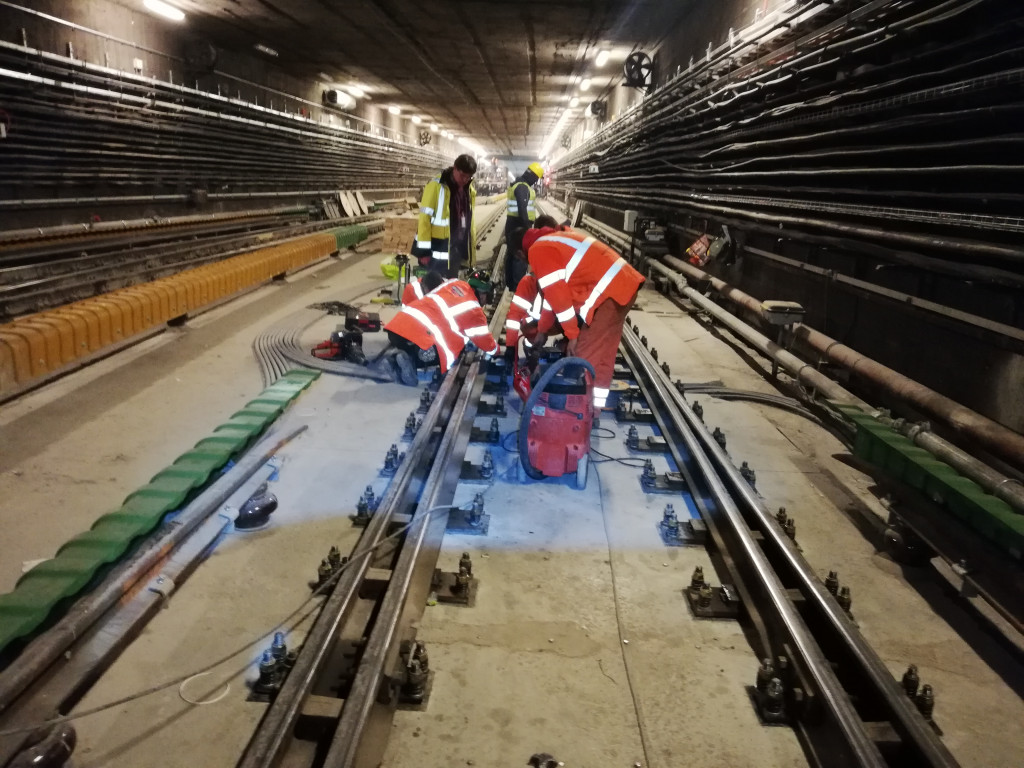Budapesti M3 metróvonal rekonstrukciója - Izgradnja željezničke infrastrukture