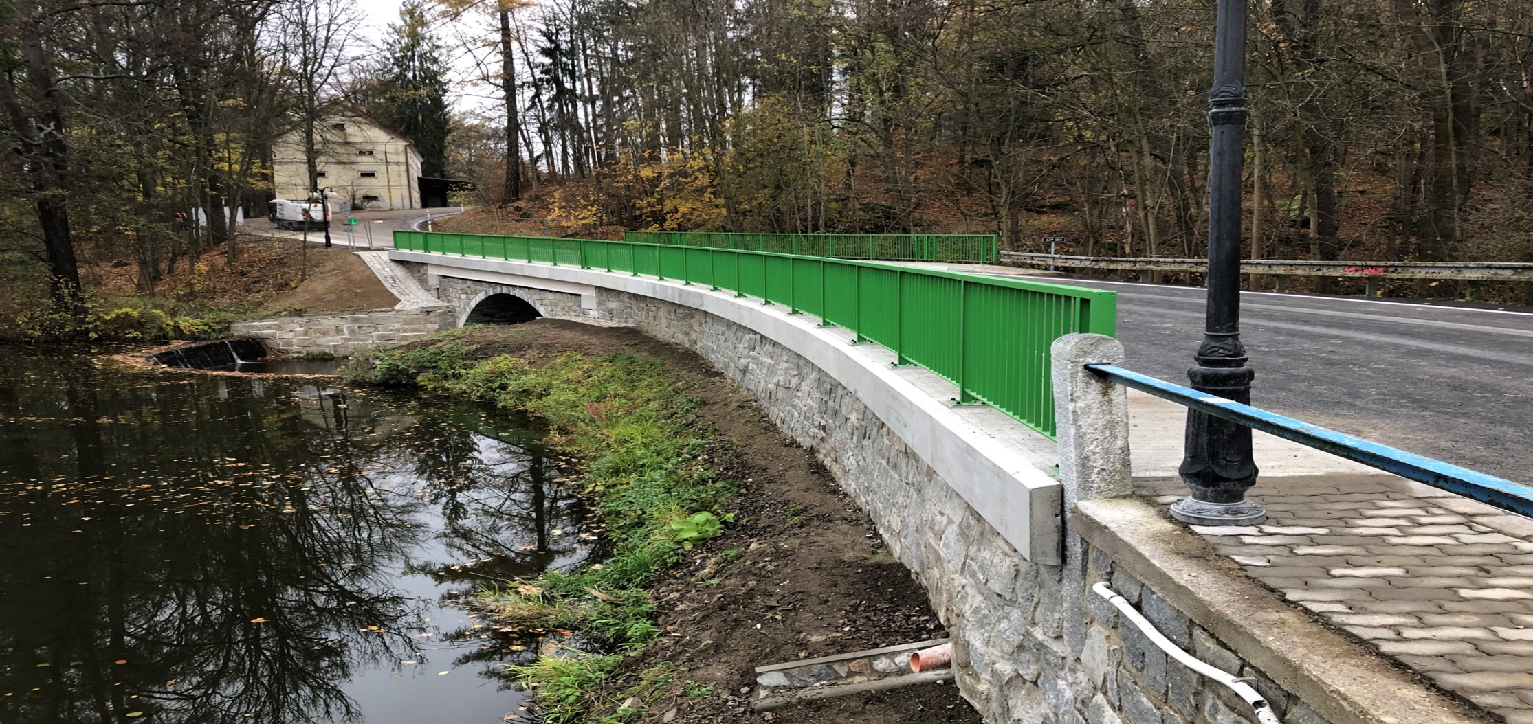 Most, Kamenice nad Lipou - Izgradnja cesta i mostova