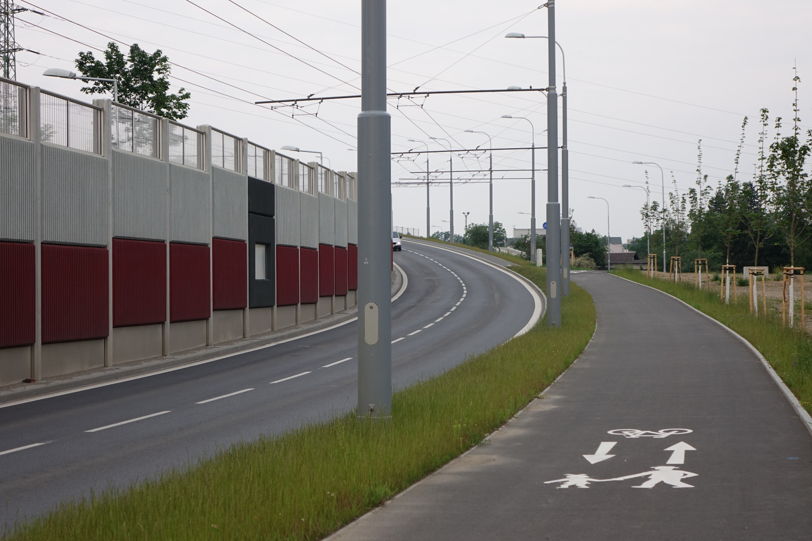 Uzel Plzeň, 3. stavba - přesmyk domažlické trati - Izgradnja cesta i mostova