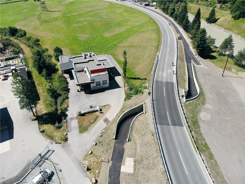 Radweg-Unterführung, Längenfeld - Niskogradnja