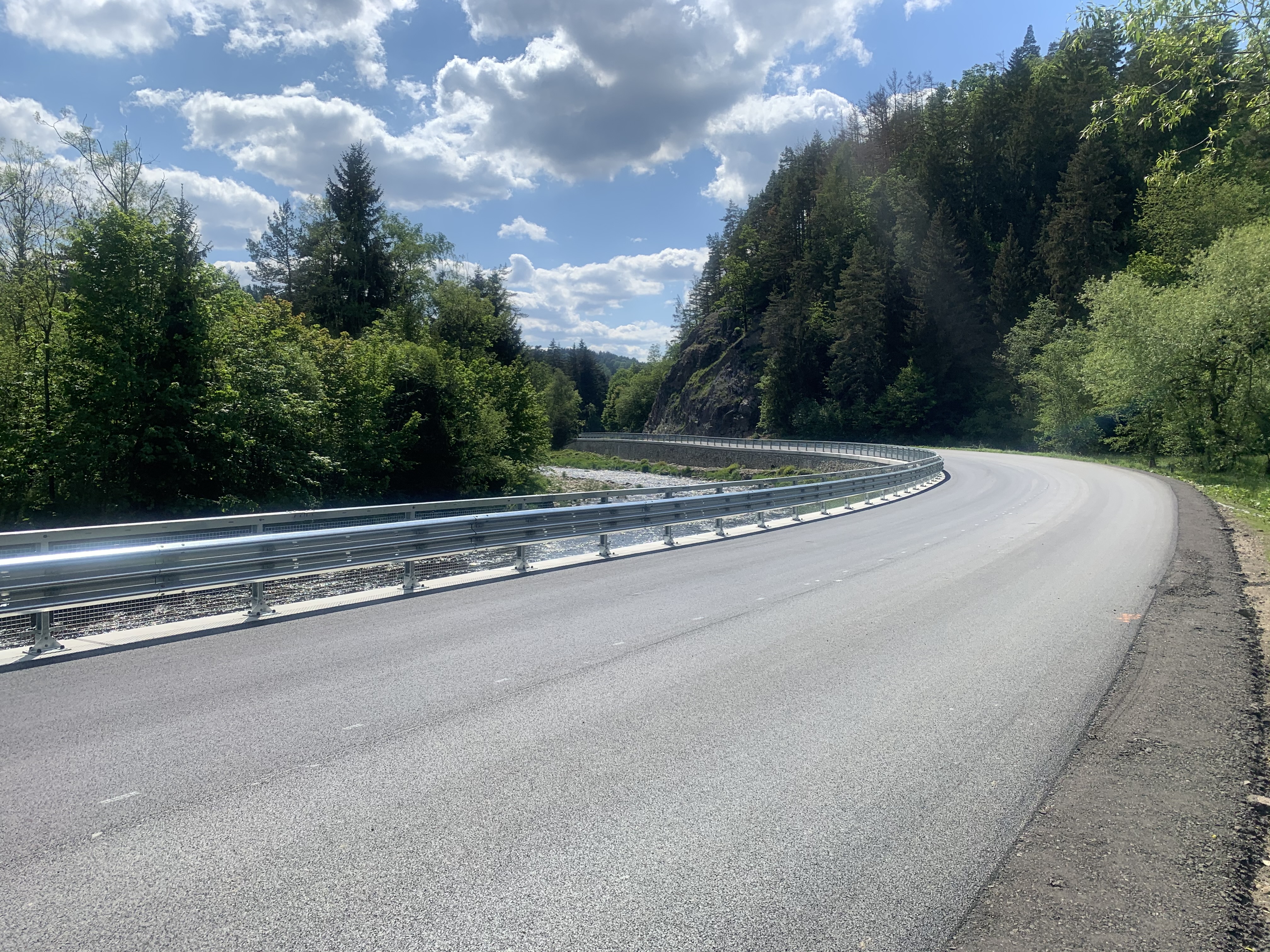 Silnice II/169 a III/145 – rekonstrukce úseku Dlouhá Ves – Radešov (úsek B a C) - Izgradnja cesta i mostova