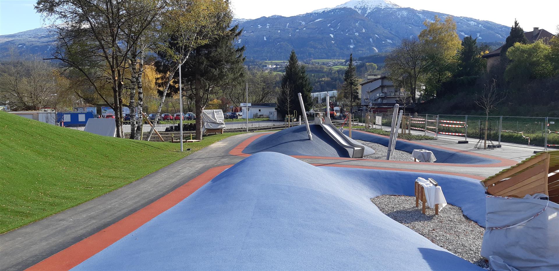 Freizeitpark, Innsbruck - Niskogradnja