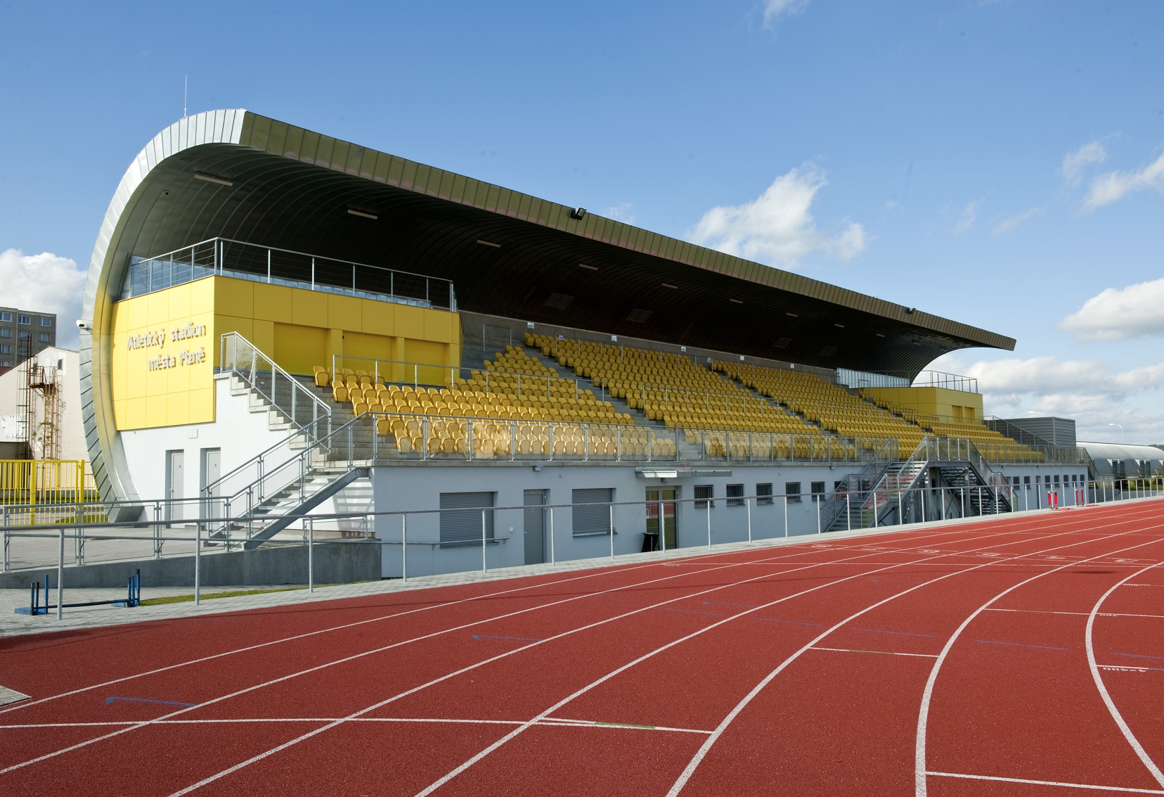 Plzeň - atletický stadion Skvrňany - Visokogradnja