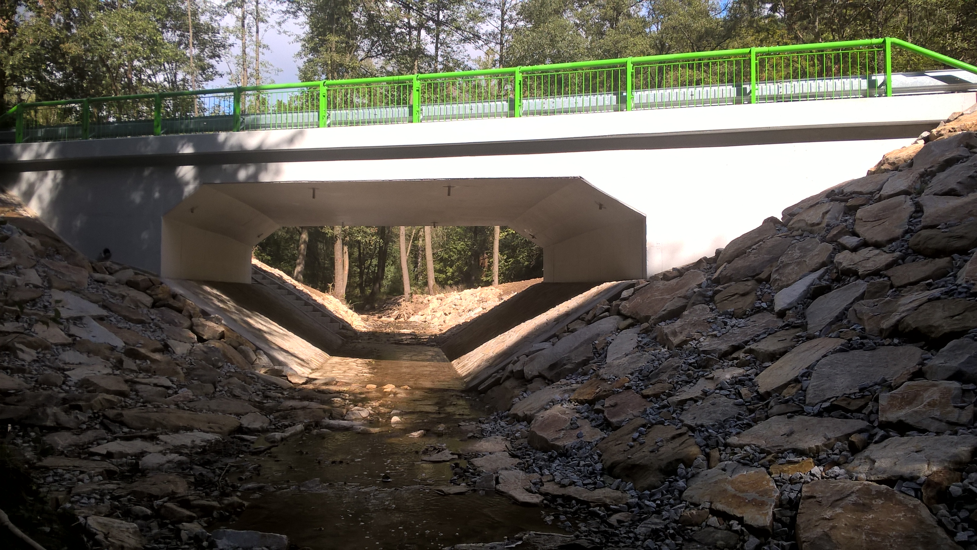 Silnice II/151 – rekonstrukce mostu v Liščích Horách před Dačicemi - Izgradnja cesta i mostova