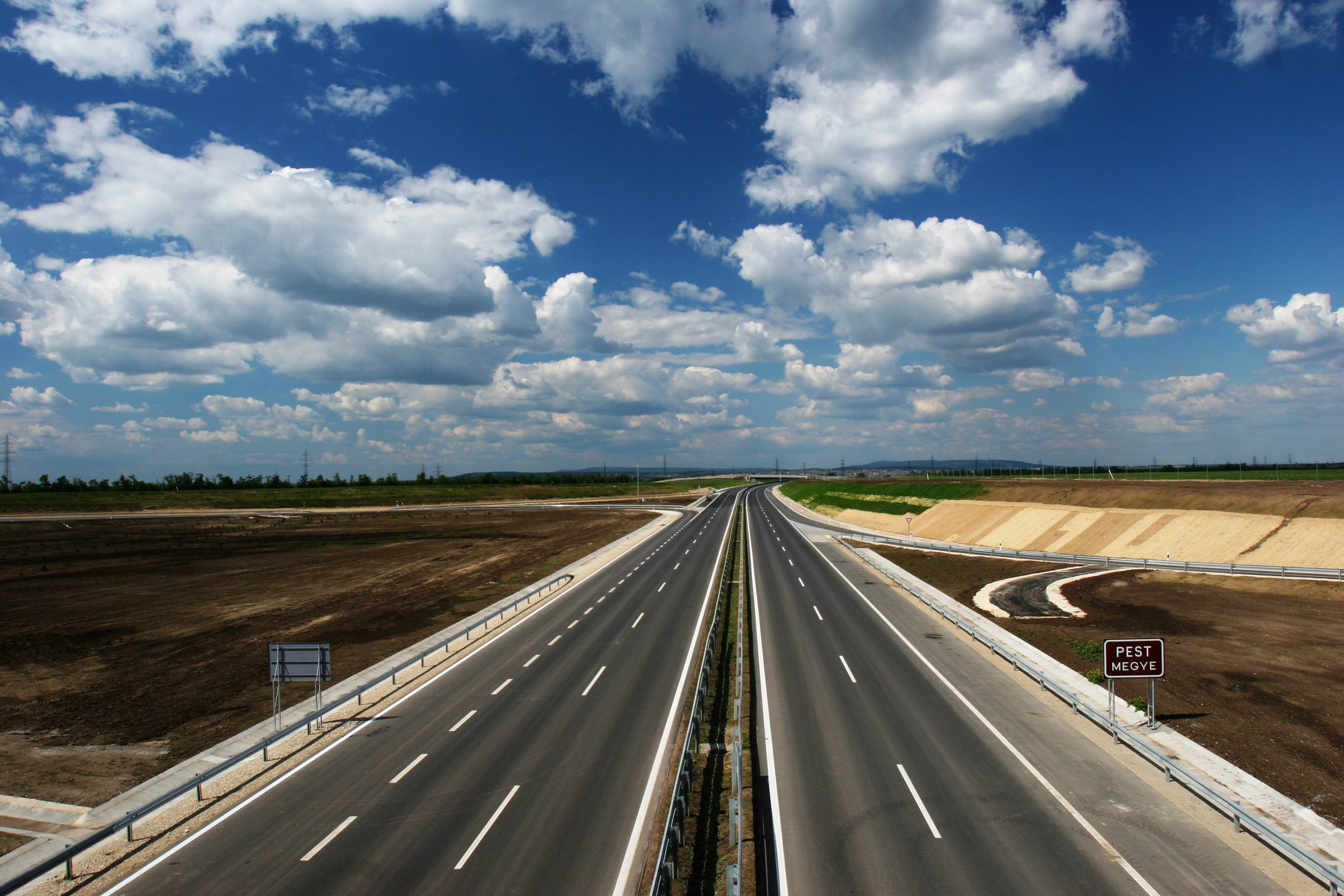 M6 autópálya  - Izgradnja cesta i mostova