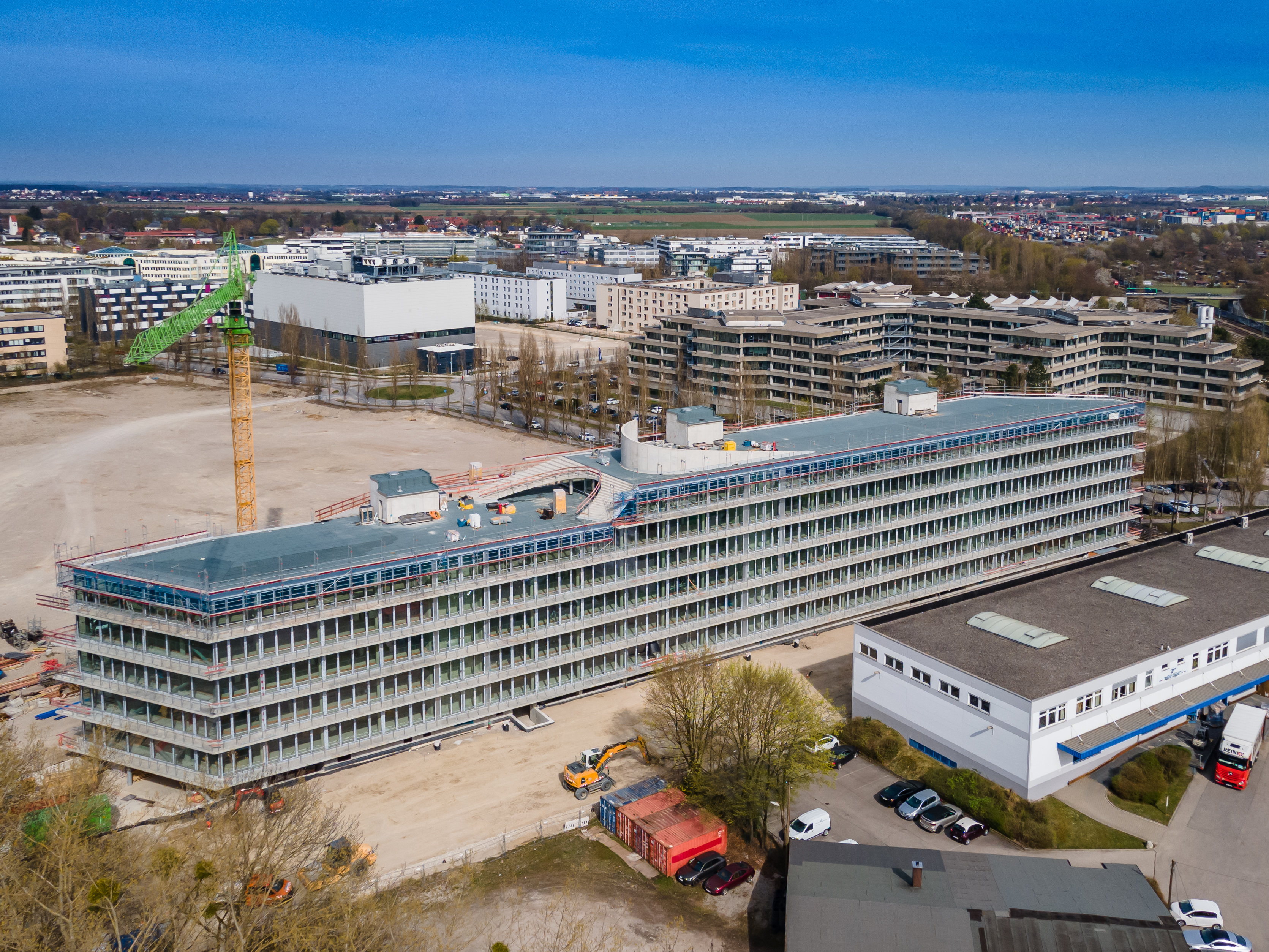 Hammerschmidt - Bürogebäude mit Dachterrasse und offenem Parkdeck - Visokogradnja