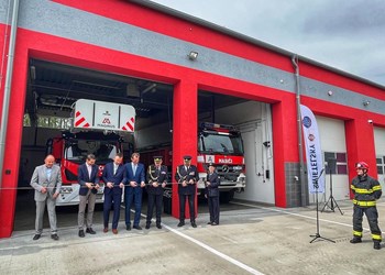 V Chebu dnes proběhlo slavnostní stříhání pásky - CZ V Chebu dnes proběhlo slavnostní stříhání pásky - CZ
