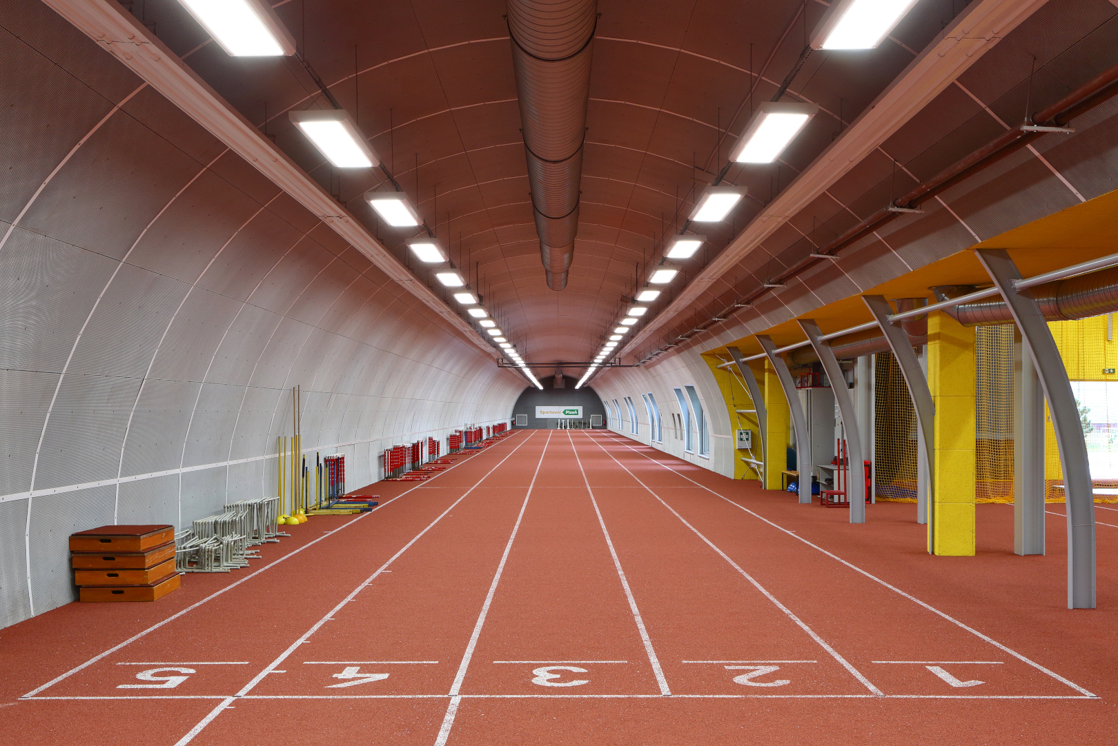 Plzeň, atletický stadion Skvrňany – rozšíření stávající rozcvičovny - Visokogradnja