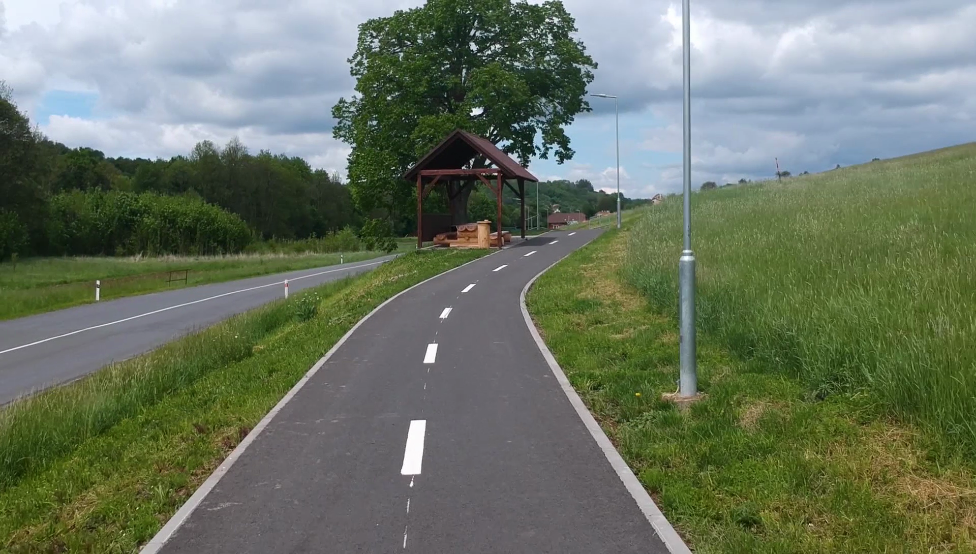  Hřivínův Újezd - Kaňovice, stezka pro chodce a cyklisty - Izgradnja cesta i mostova