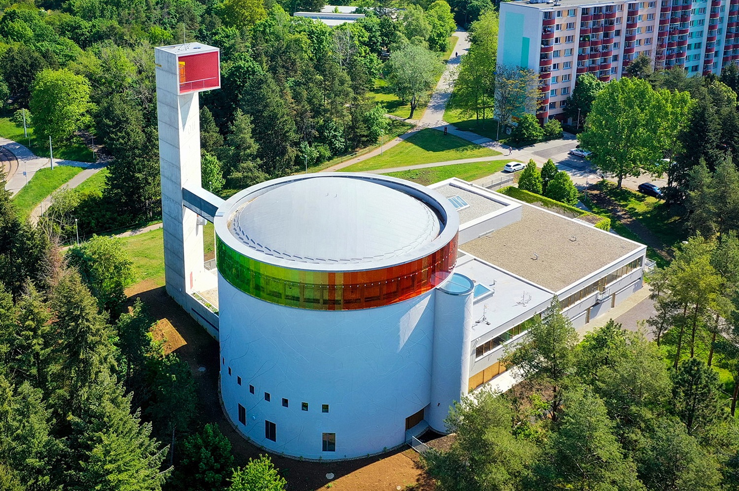 Brno-Lesná – přístavba Duchovního centra (kostel a věž) - Visokogradnja