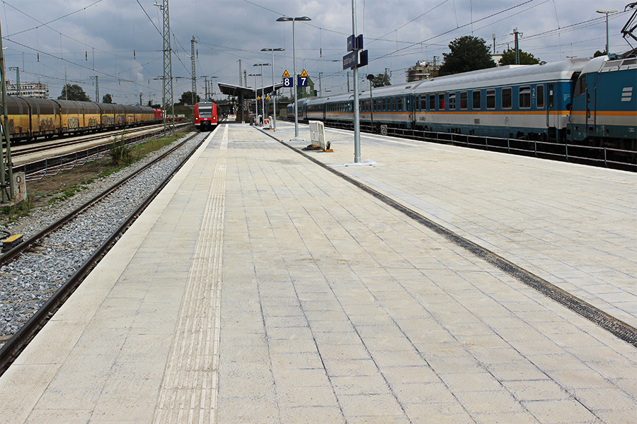 Bahnsteig Hauptbahnhof Landshut - Niskogradnja