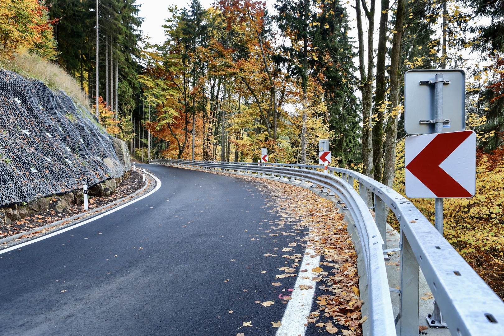 Silnice II/210 – modernizace úseku lom–Podstrání - Izgradnja cesta i mostova