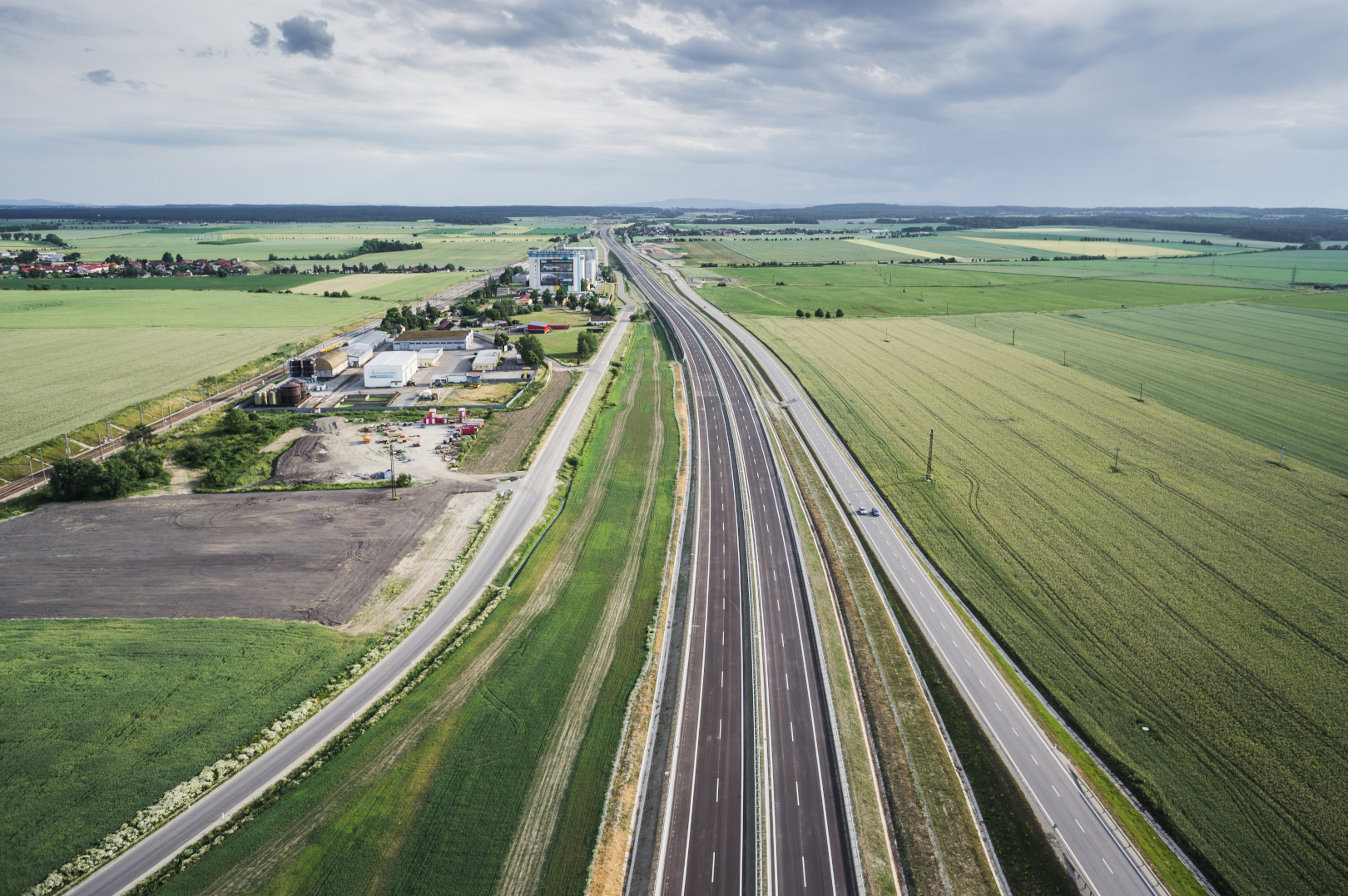 D3 – úsek Bošilec–Ševětín - Izgradnja cesta i mostova