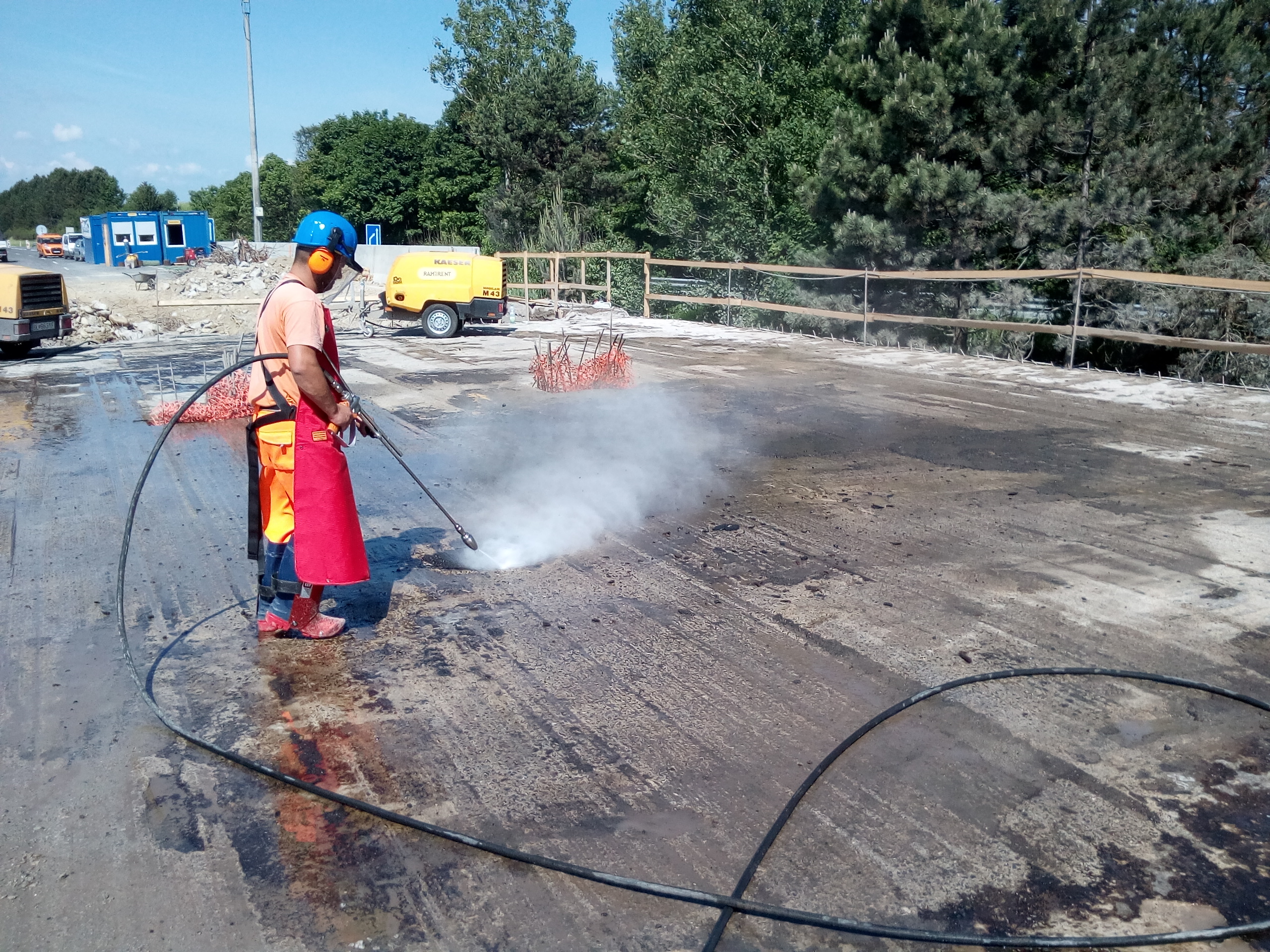 Vysokotlakové čistenie a búranie betónových konštrukcií vodným lúčom - Specijaliziranost i stručnost
