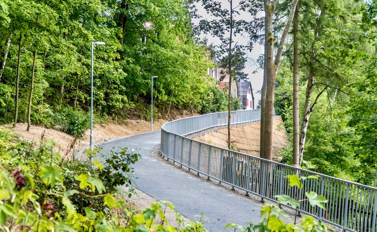 Jablonec nad Nisou – výstavba cyklostezky Odra–Nisa, úsek ul. 5. května – sjezd na silnici I/14 - Izgradnja cesta i mostova